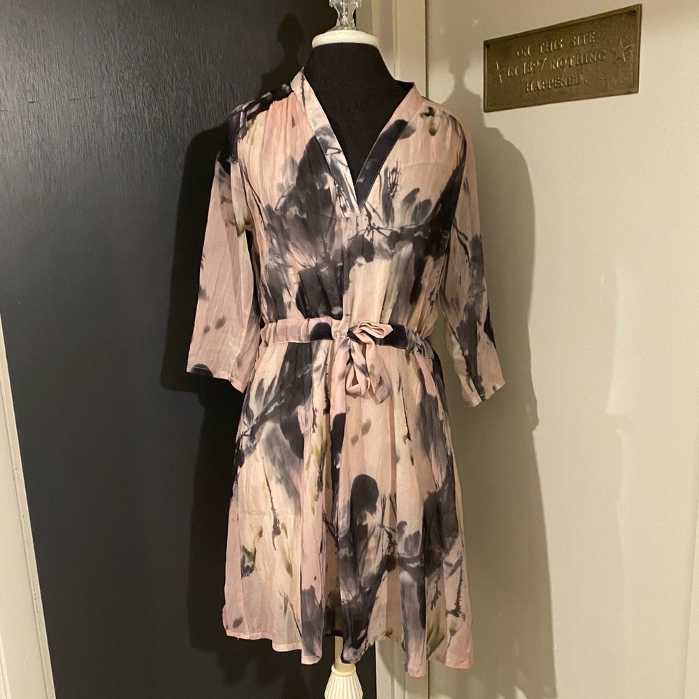 💜 Selected Femme via ASOS Splatter Print Tie Waist 3/4 Sleeve Dress
